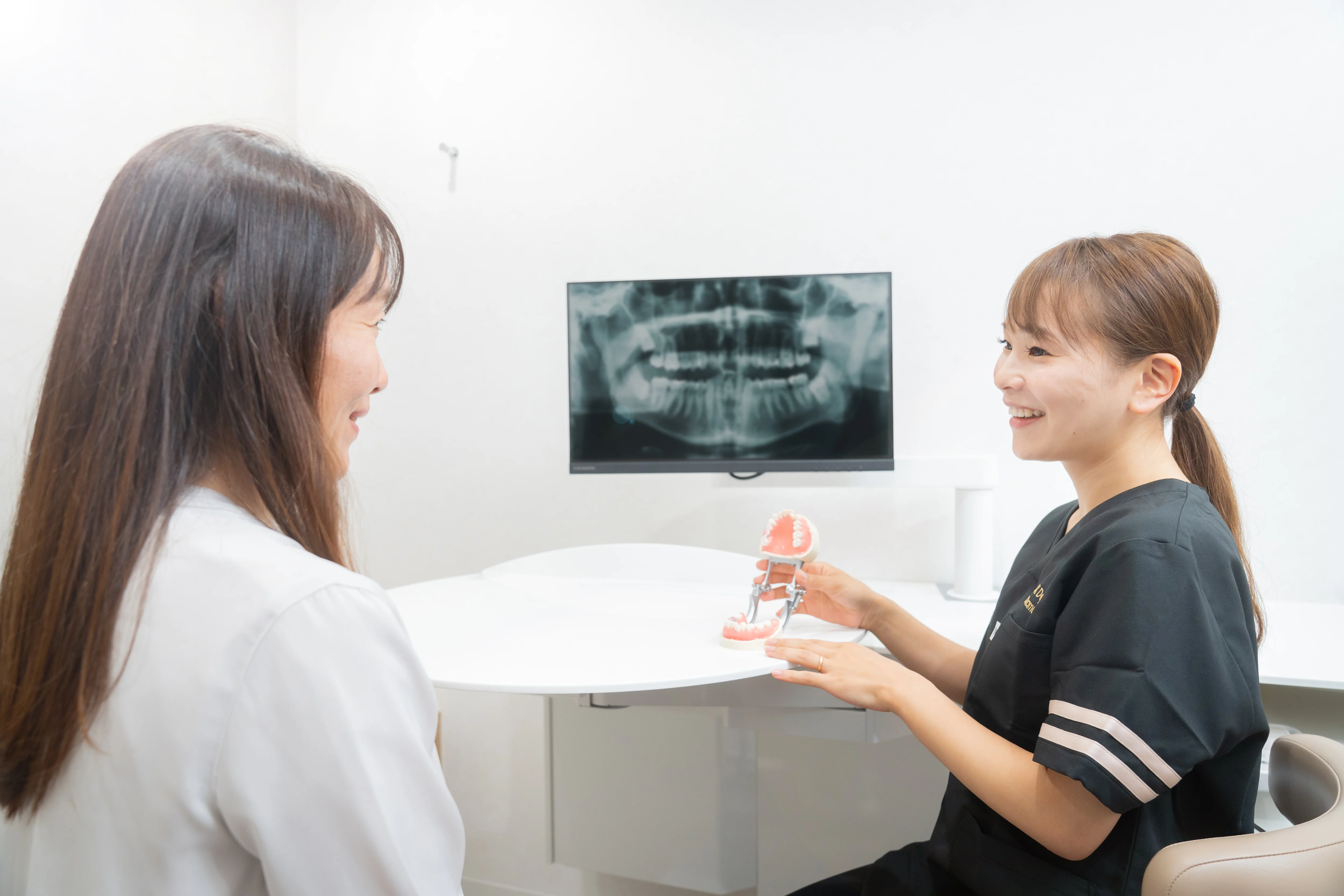 Pediatric dentistry counseling and getting used to the clinic
